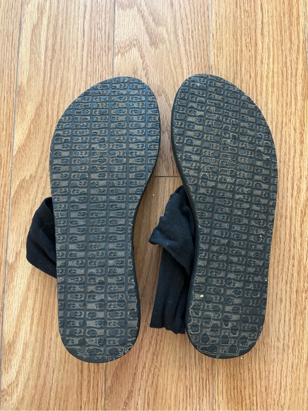 Black Yoga Sling Sandals Sanuk - Picture 2 of 4